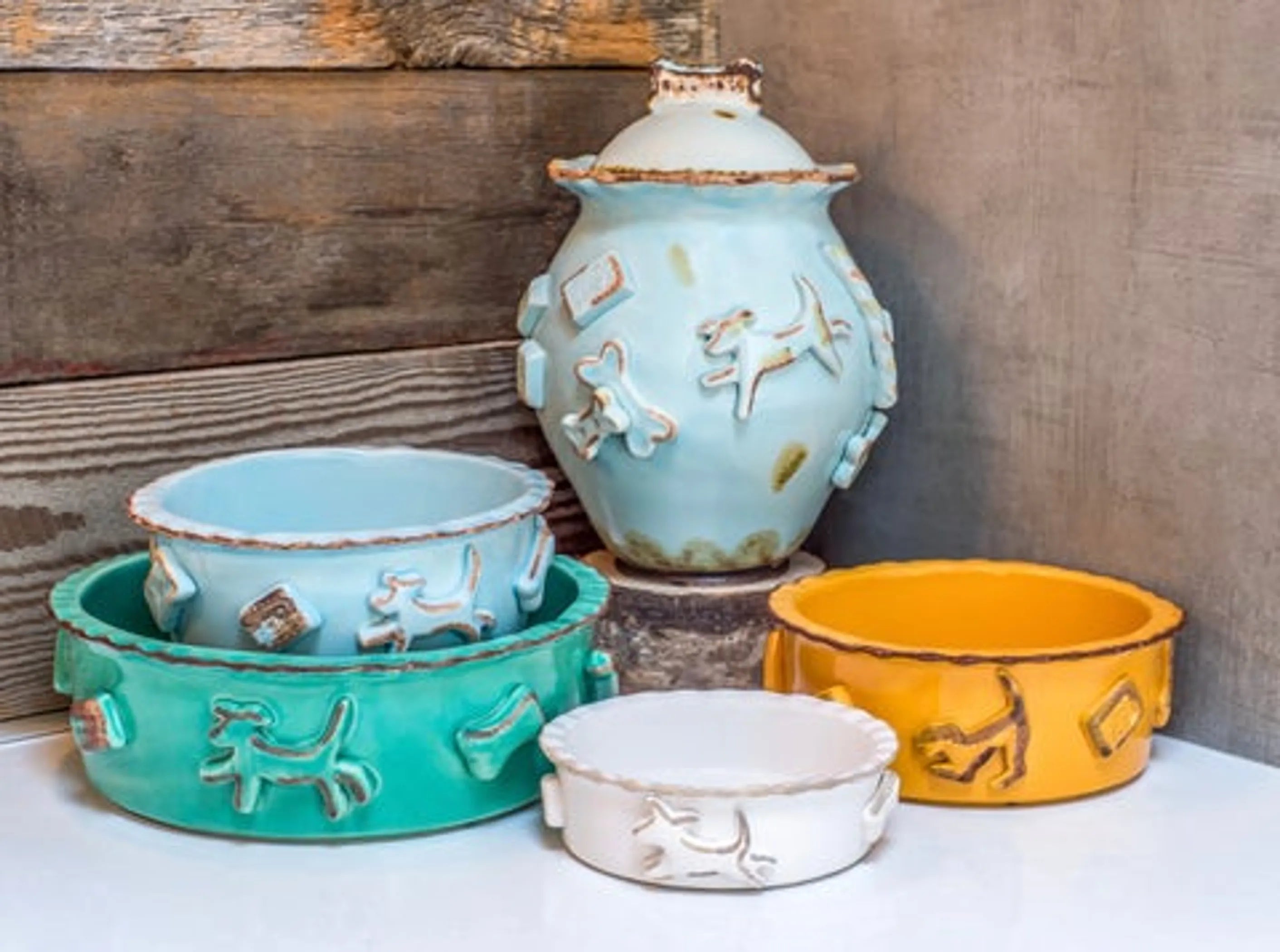 Bone Appétit: Stoneware Dog Bowl (Medium)