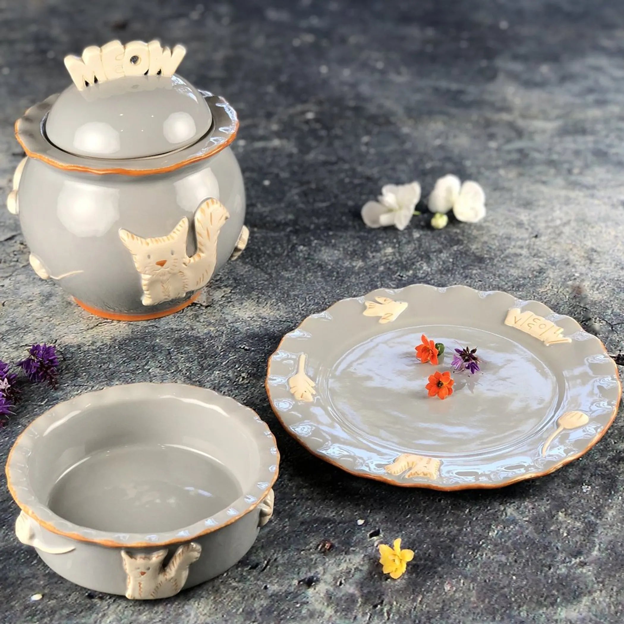 Whisker-Friendly & Fancy: Cat Whisker Plate