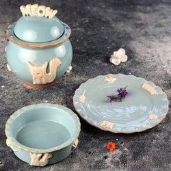 Whisker-Friendly & Fancy: Cat Whisker Plate