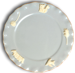 Whisker-Friendly & Fancy: Cat Whisker Plate